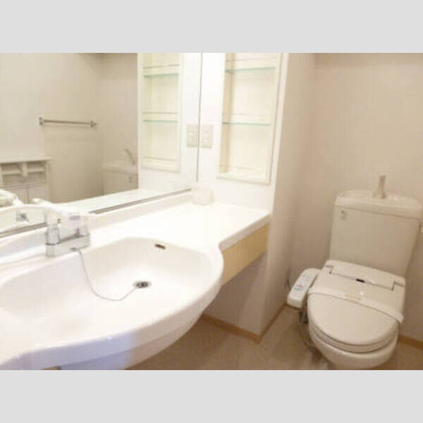 その他 (大きな鏡が魅力のパウダールーム☆)