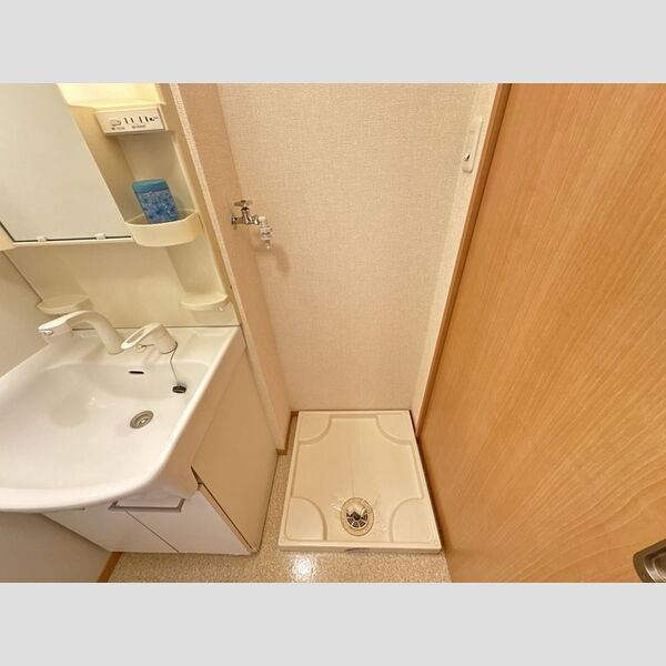 洗面所 (洗濯機置場)