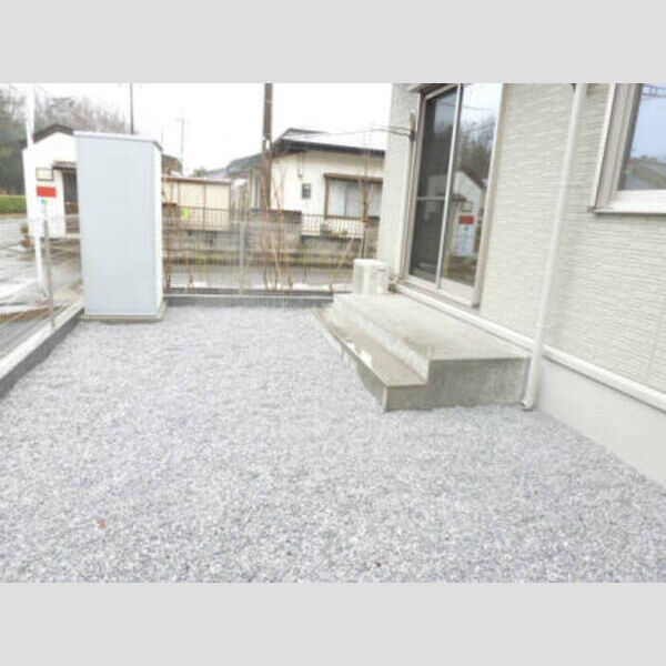 その他 (専用庭と外部物置!)