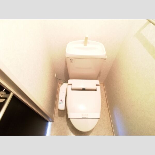 トイレ (温水洗浄暖房便座のトイレ)