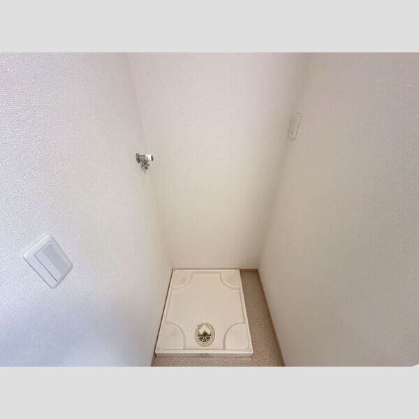 洗面所 (洗濯機置場)