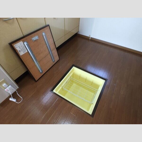 その他 (床下収納)