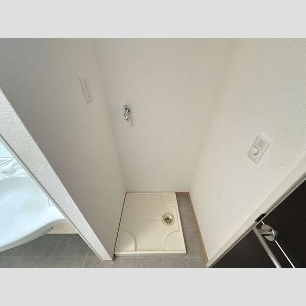 洗面所 (洗濯機置場)