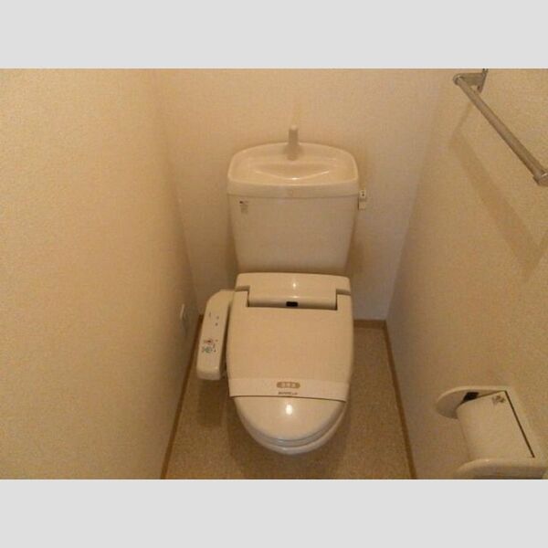 トイレ (トイレ)