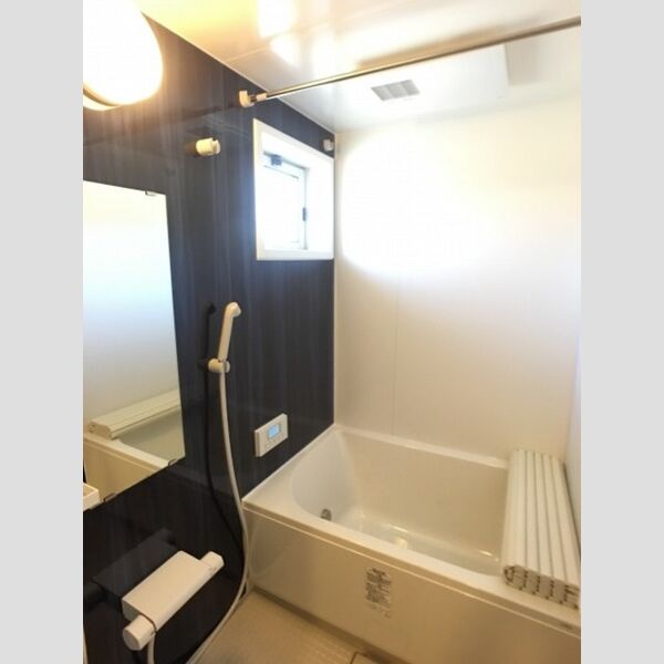 バス (換気暖房乾燥機付浴室)