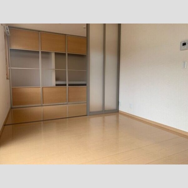 その他 (洋室2　収納物入付き)