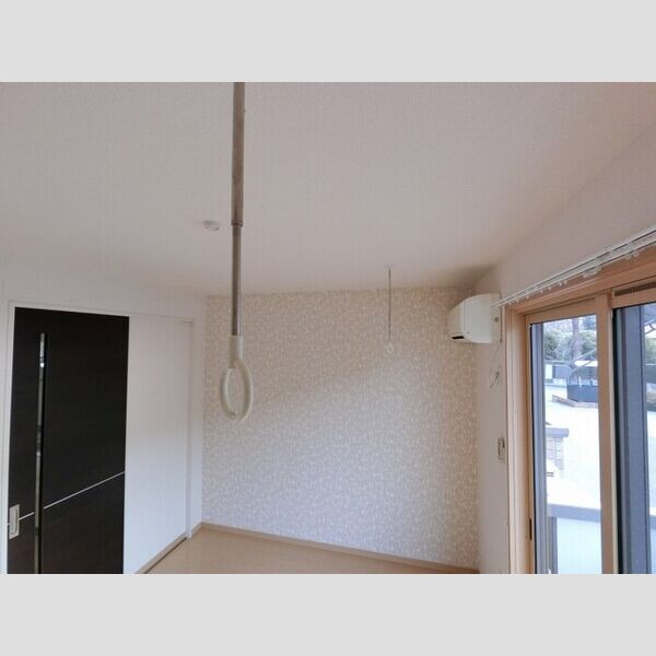 その他 (リビング・室内物干しとエアコン)