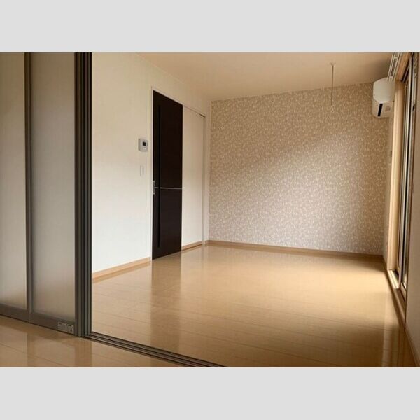 居室・リビング (洋室1　エアコン、室内物干し付き)