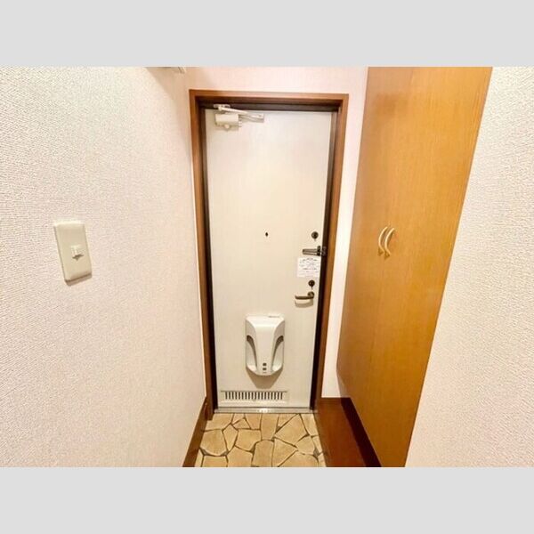 玄関 (玄関　シューズボックス付き)