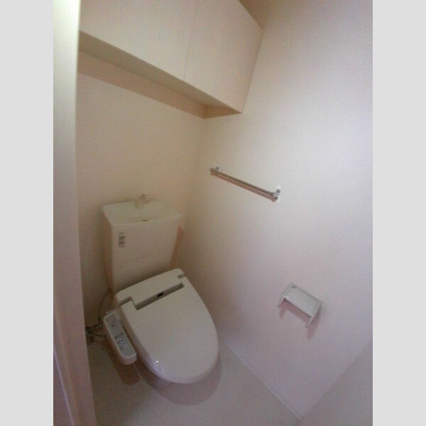 トイレ (トイレ)