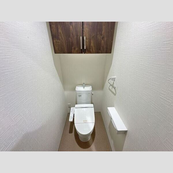 トイレ (トイレ)