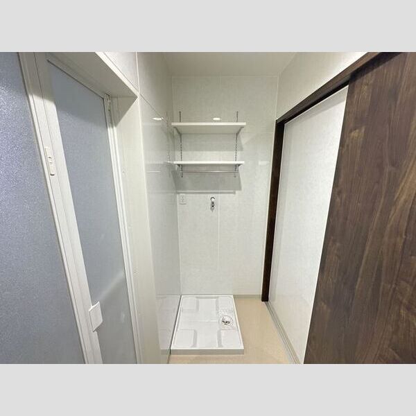 洗面所 (洗濯機置場)