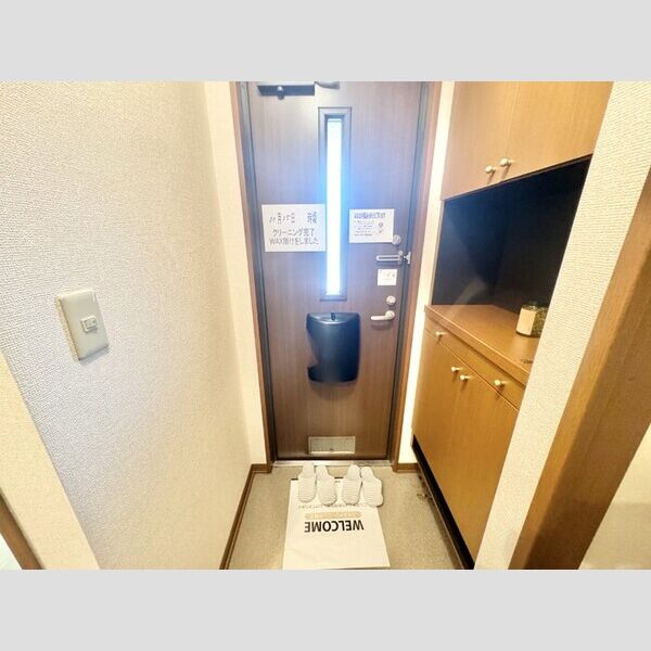 玄関 (玄関の中)