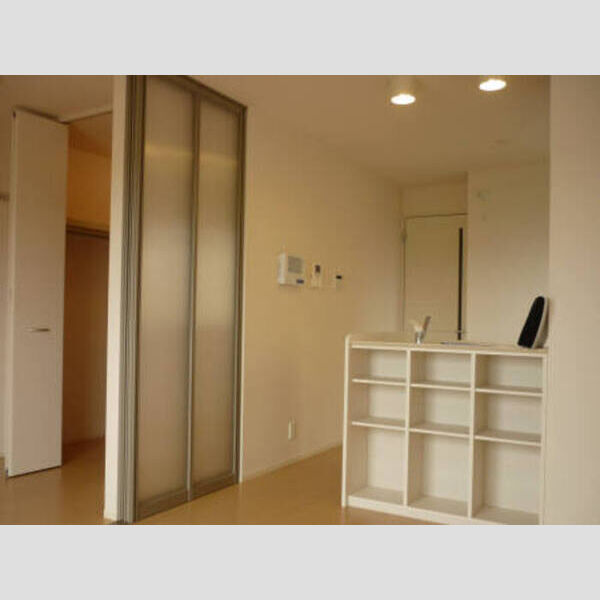 居室・リビング (飾り棚付リビング)