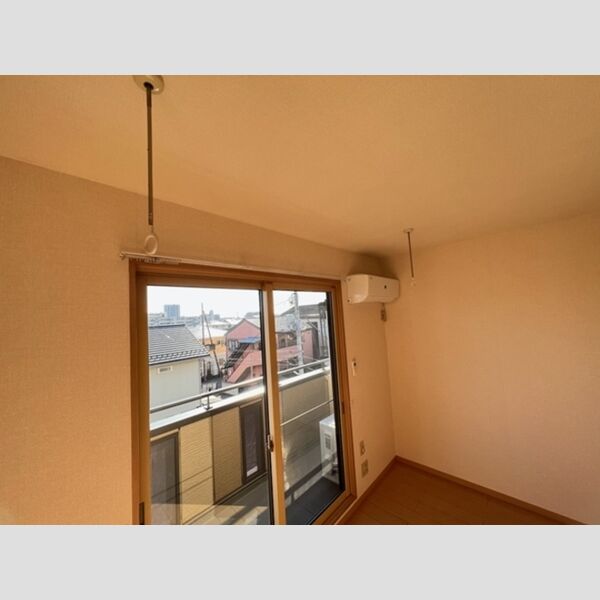 その他 (室内物干しとエアコン)