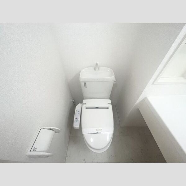 トイレ (トイレ(温水洗浄暖房便座))