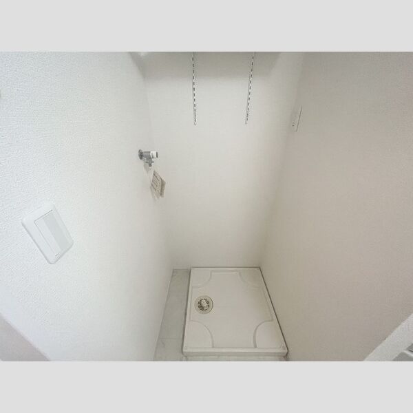 洗面所 (洗濯機置き場)