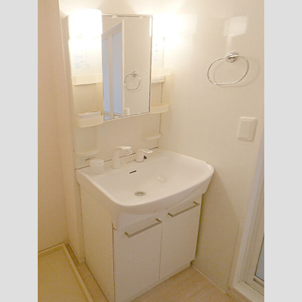 洗面所 (洗髪洗面化粧台)