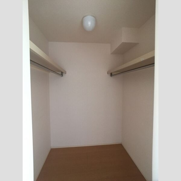 収納 (ウォークインクローゼット)