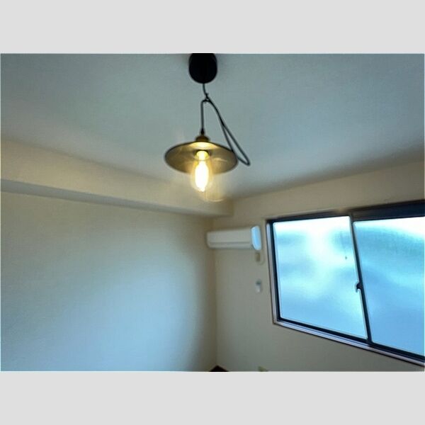 その他 (洋室・エアコンと照明器具)