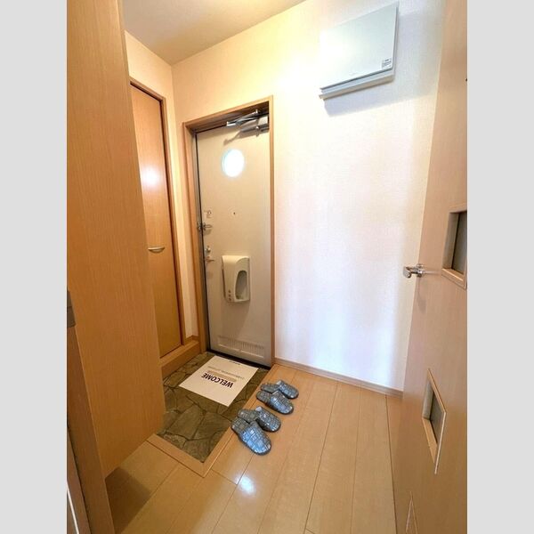 その他 (玄関の中)