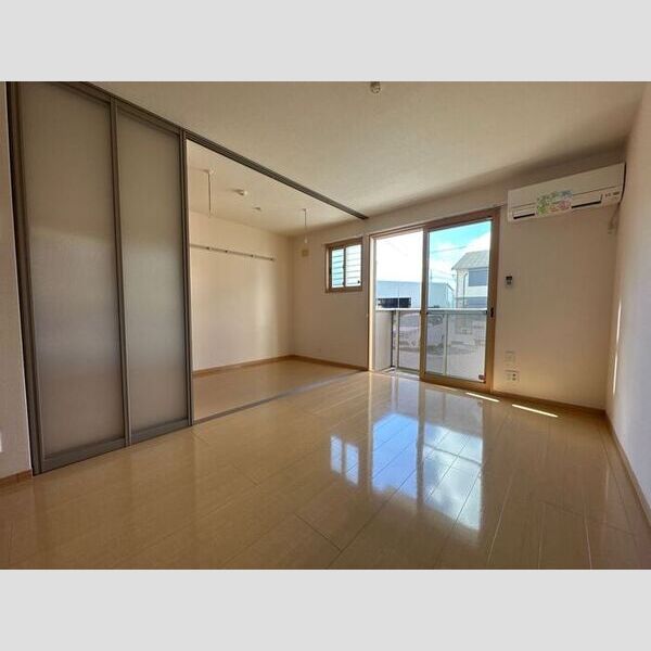 居室・リビング (LDK(別角度))