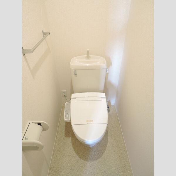 トイレ (温水洗浄暖房便座)