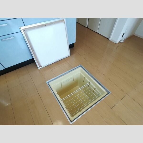 その他 (床下収納)
