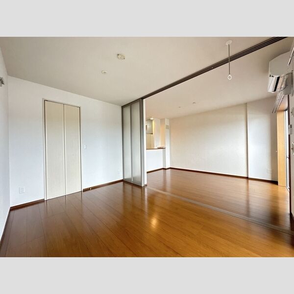 その他 (洋室(別角度))