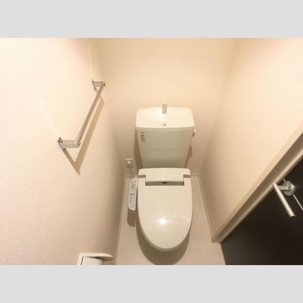 トイレ (温水洗浄暖房便座のトイレ)