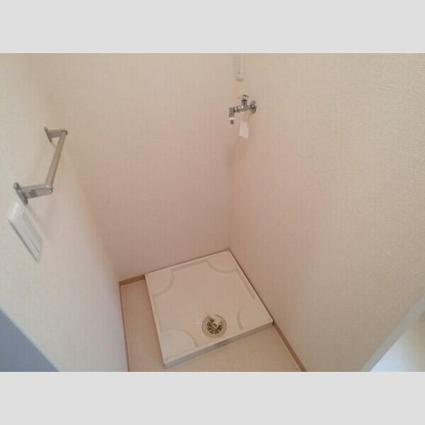 その他 (洗濯機置き場)