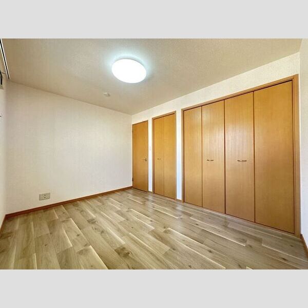 その他 (北側洋室)