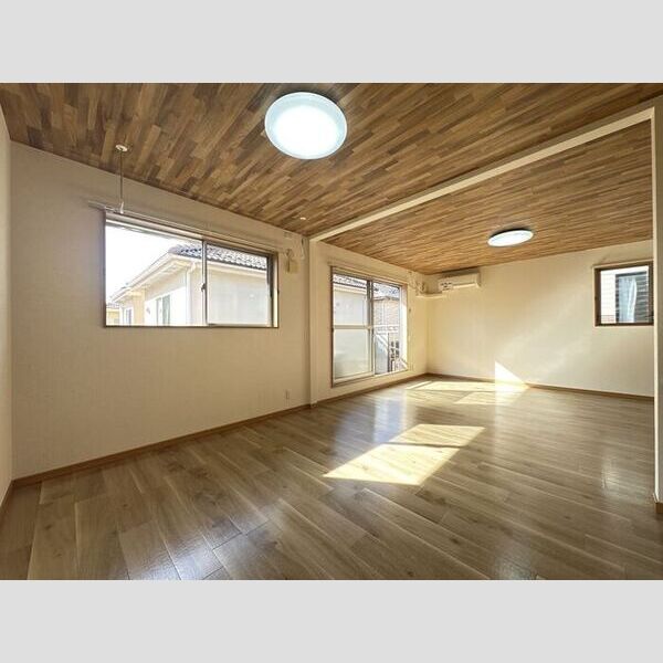 その他 (リビング奥洋室)