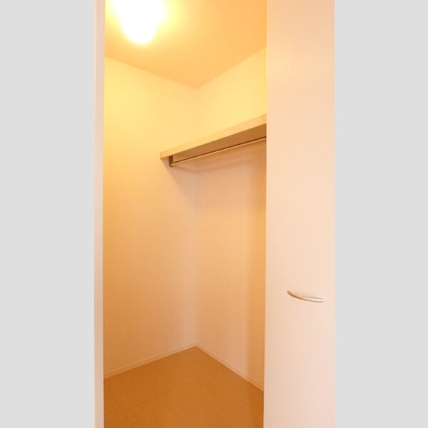 収納 (ウォークインクローゼット)