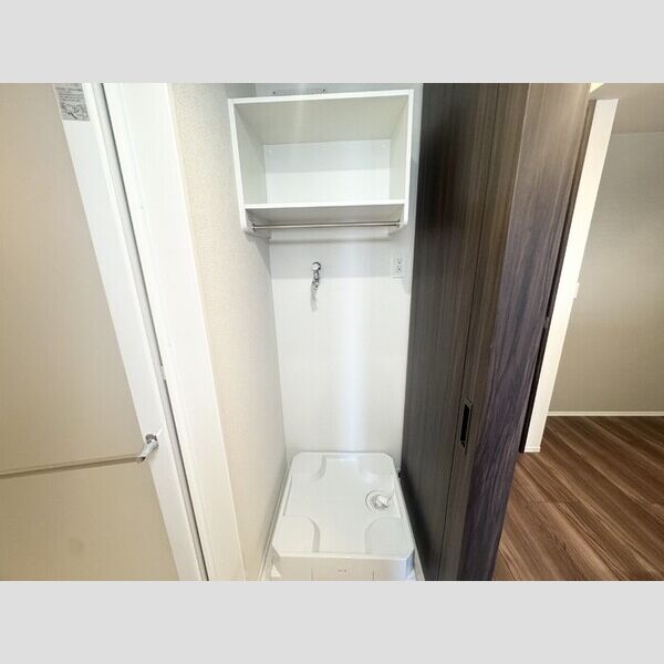 洗面所 (洗濯機置場)