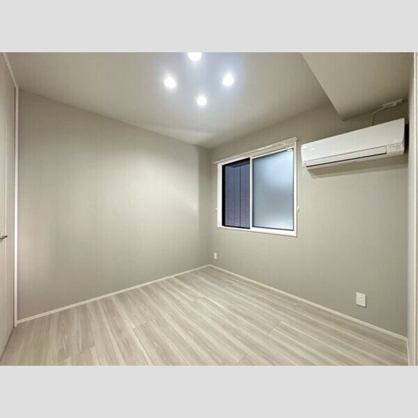 その他 (北側洋室)