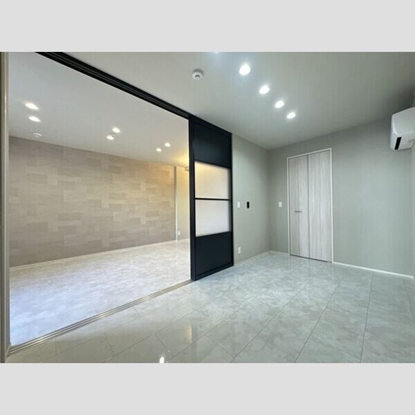 その他 (リビング奥洋室)