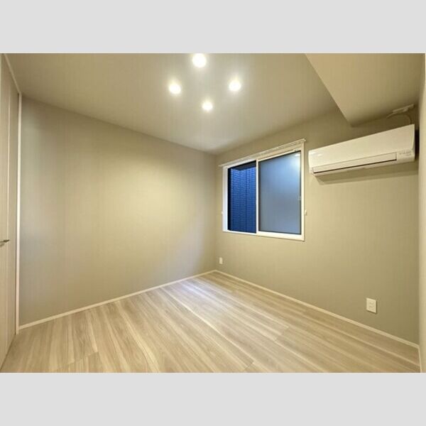 その他 (北側洋室)