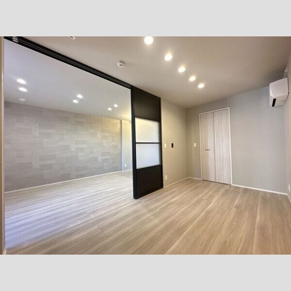 その他 (リビング奥洋室)