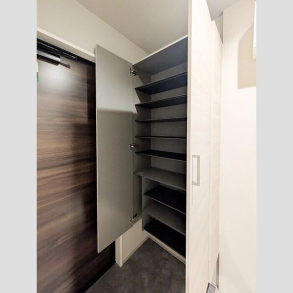 玄関 (シューズボックス)