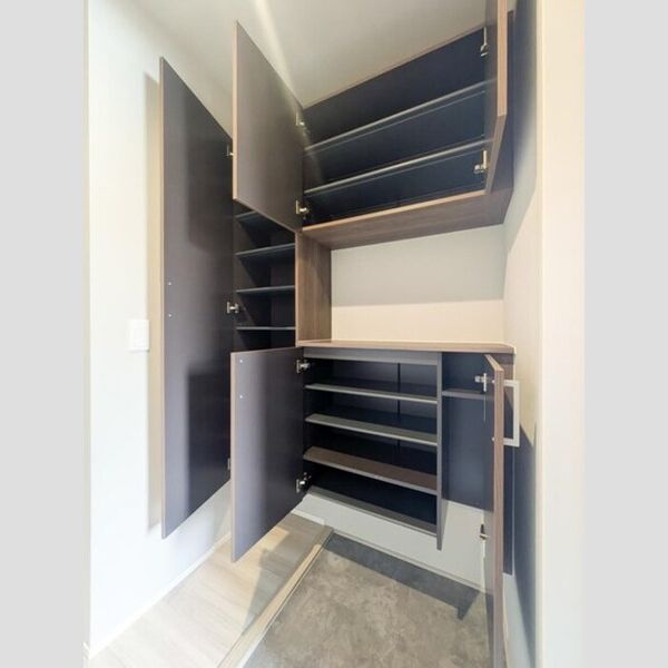 玄関 (シューズボックス)