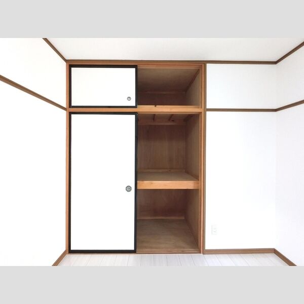 収納 (西側洋室収納)