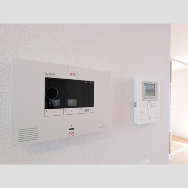 その他設備 (SECOMと録画機能付カラーモニターインターホン)