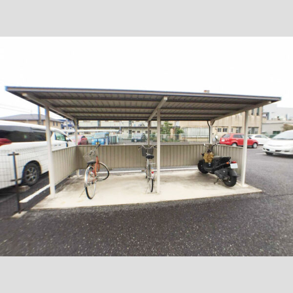 現地周辺 (駐輪場)