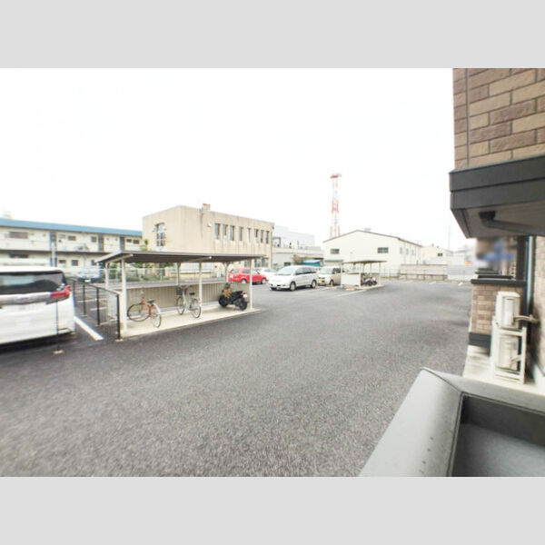 現地周辺 (駐輪場)