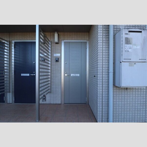 エントランス (玄関ドア付近)