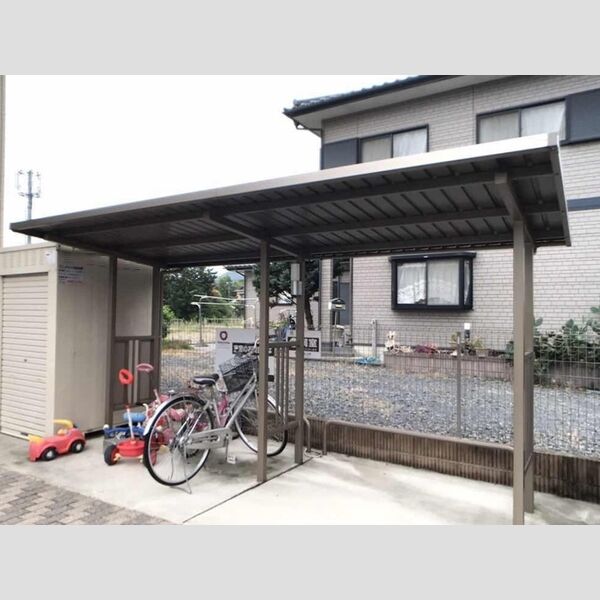 現地周辺 (駐輪場)