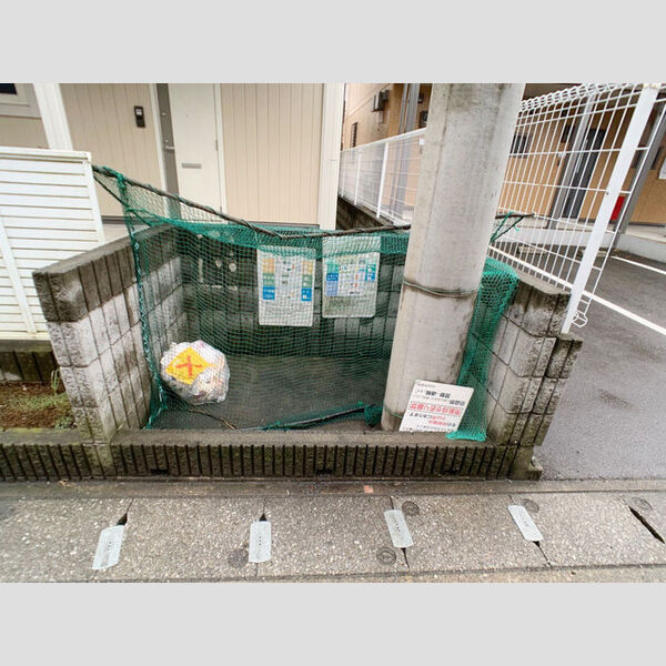 現地周辺 (ごみステーション)