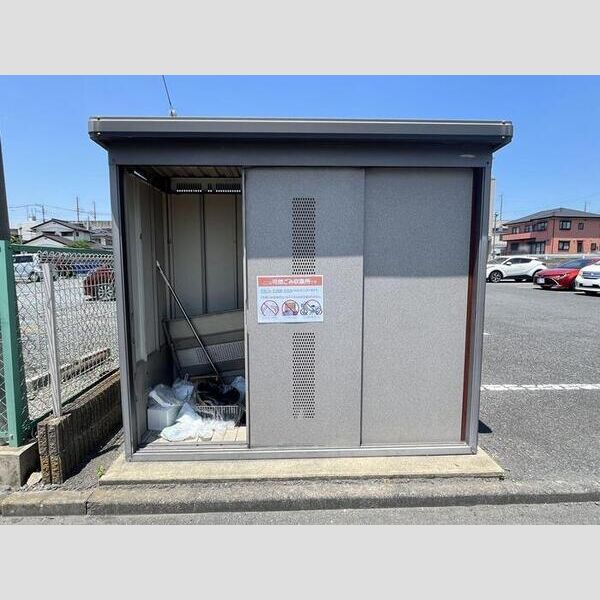 現地周辺 (ゴミ置場)