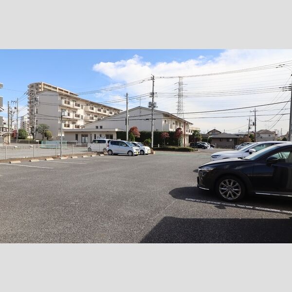 駐車場 (駐車場)